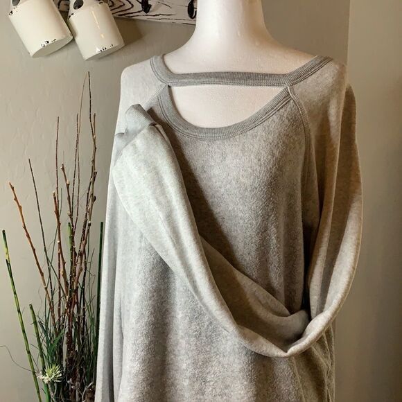 Red Haute Grey Sweater Cut Out Neck Long Sleeves Sweatshirt Type Material - Picture 3 of 10